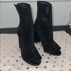 ✨NEW OPEN TOE BLACK BOOTIES✨